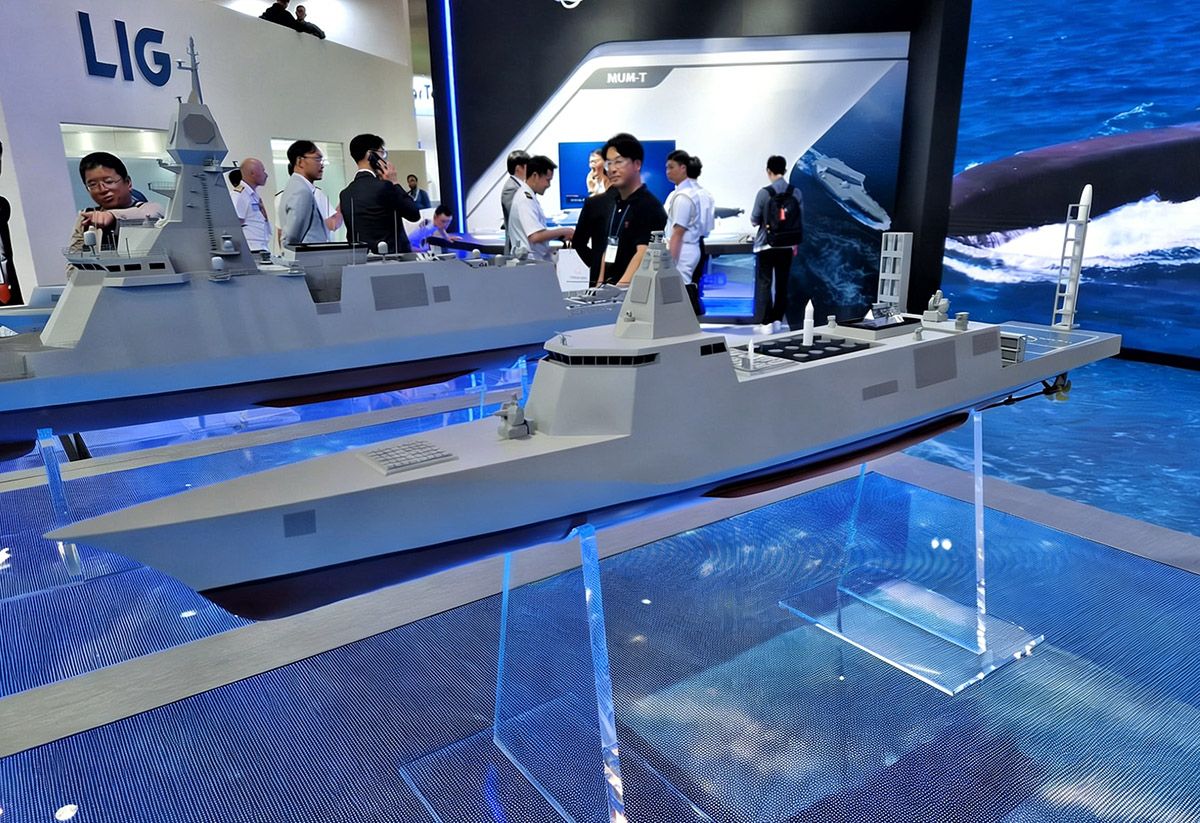 迪拜航展中國(guó)裝備模型展示